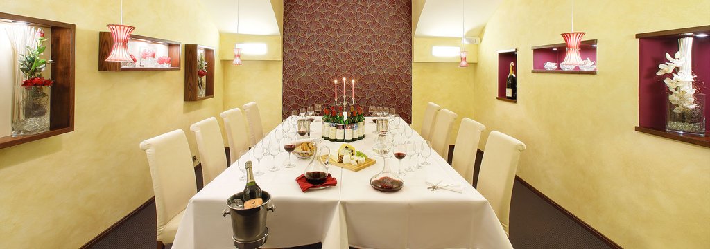 Salonek Triton Restaurantu - ideální místo pro Vaše oslavy.