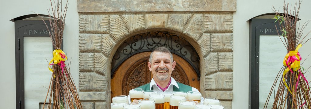 Restaurace U Pinkas Nejstar plzesk restaurace v Praze, tradin esk restaurace s plzeskm pivem, ji od roku 1843, v centru Prahy na Jungmannov nmst.