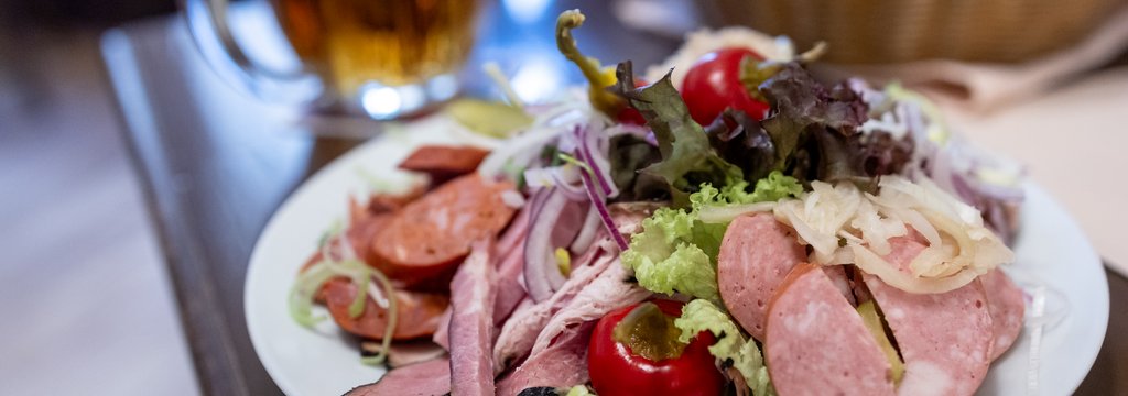 Tradin esk kuchyn a nejlep plzesk pivo v Praze v Restauraci U Pinkas