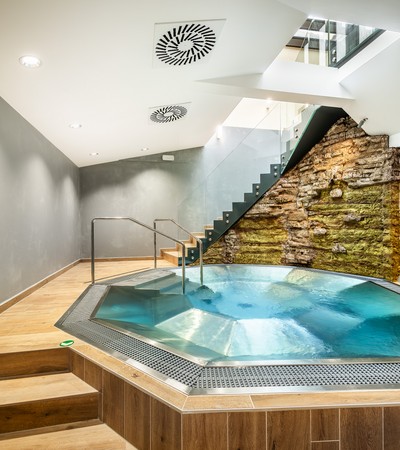 T�ebo�, rybn�ky a Wellness & Spa v hotelu Zlat� hv�zda